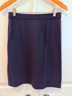 Classic St. John Navy Knit Skirt Size 2